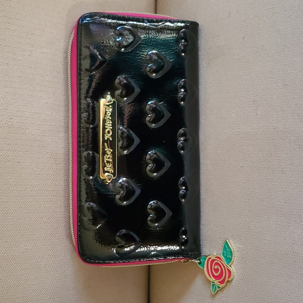 BETSEY JOHNSON WALLET